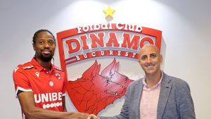 Andoulaye Ba a dezvăluit cine l-a convins să semneze cu Dinamo: „Am vorbit înainte de a veni aici!” + Pe cine preferă dintre Cristiano Ronaldo și Leo Messi