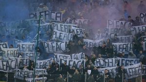 FOTO Mobilizare generală!** Cârcotașii și Jean Pavel cheamă fanii la marșul anti-Becali!