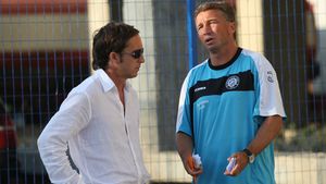 Dan Petrescu vrea să-l întâlnească pe Meme Stoica, dar se teme să-l viziteze!** Vezi motivul!