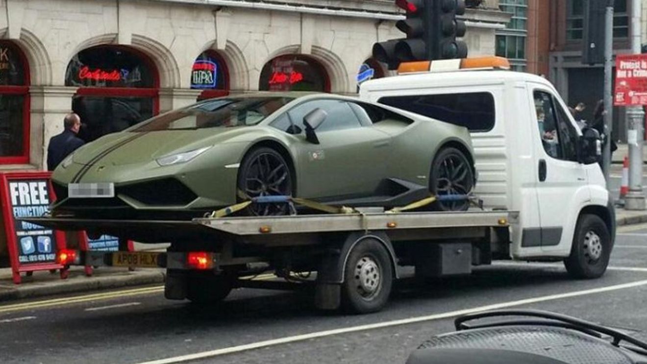 Un star din UFC nu și-a mai găsit mașina în parcare. Surpriza pe care i-au pregătit-o polițiștii