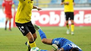 Rusescu nu revine la Steaua: "Sunt echipe care îl doresc, dar e mai bine să rămână în străinătate"