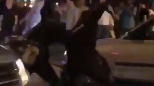 VIDEO | Un fan rus, bătut cu sălbăticie de Poliție după ce a fost confundat! Bucurie cu probleme pe străzile din Voronej după eliminarea Spaniei