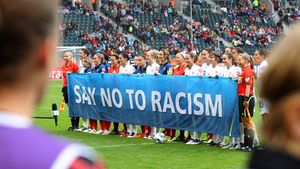 UEFA: "Jucătorii care se vor face vinovați de rasism vor fi suspendați zece meciuri"