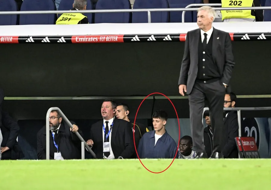 Arda Guler, în spatele lui Carlo Ancelotti