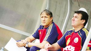 Crede în proiectul condus de Balaci și Țicleanu!** Săndoi: "Craiova va scoate jucători pe bandă rulantă pentru națională"