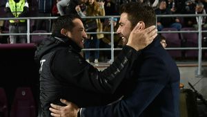 FCSB a deschis cutia Pandorei. Un antrenor activează de aproape 4 ani în Superliga fără carnet. „Vina aparține clubului!”