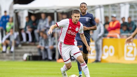 Concurență pentru Răzvan Marin! Un club legendar din Serie A se luptă cu Cagliari pentru semnătura mijlocașului român