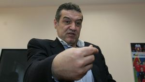 "MM era disperat, i-au dat lacrimile! A zis că s-a întors fiul rătăcitor!"** VEZI cum l-a convins Becali să revină la Steaua
