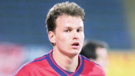 Show Ciocoiu! Nu ca în meciul cu Aston Villa, o altă bijuterie. Gol ca Rabah Madjer în Steaua 1986 - Steaua 2006 "Uniți pentru Mihai Neșu" 