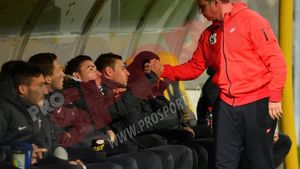 Reghe răspunde criticilor: "Jucăm din 3 în 3 zile și avem 4-5 jucători care au jucat deja 22 de meciuri în acest sezon!" Ce spune de situația lui Iancu