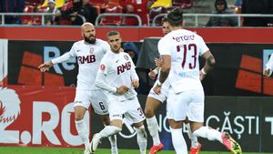 Jucătorul CFR-ului e aproape să meargă la Euro. A fost titular în victoria care a scos lumea în stradă