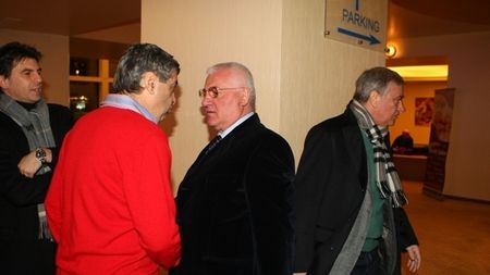 Legea tăcerii a fost încălcată, cărțile date pe față:** "Banii nu se dădeau în mână! Vile de lux au fost cumpărate de șefii de club"