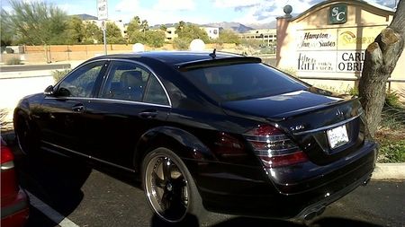 Făcea curse prin oraș, polițiștii l-au oprit, dar au "înghețat" când au văzut cine era în mașină:** "Serios, cine se pune cu ăsta?"