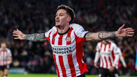 Dennis Man, reacție fabuloasă! Ce a zis când a primit trofeul pentru „Omul meciului” după PSV - Napoli 6-2