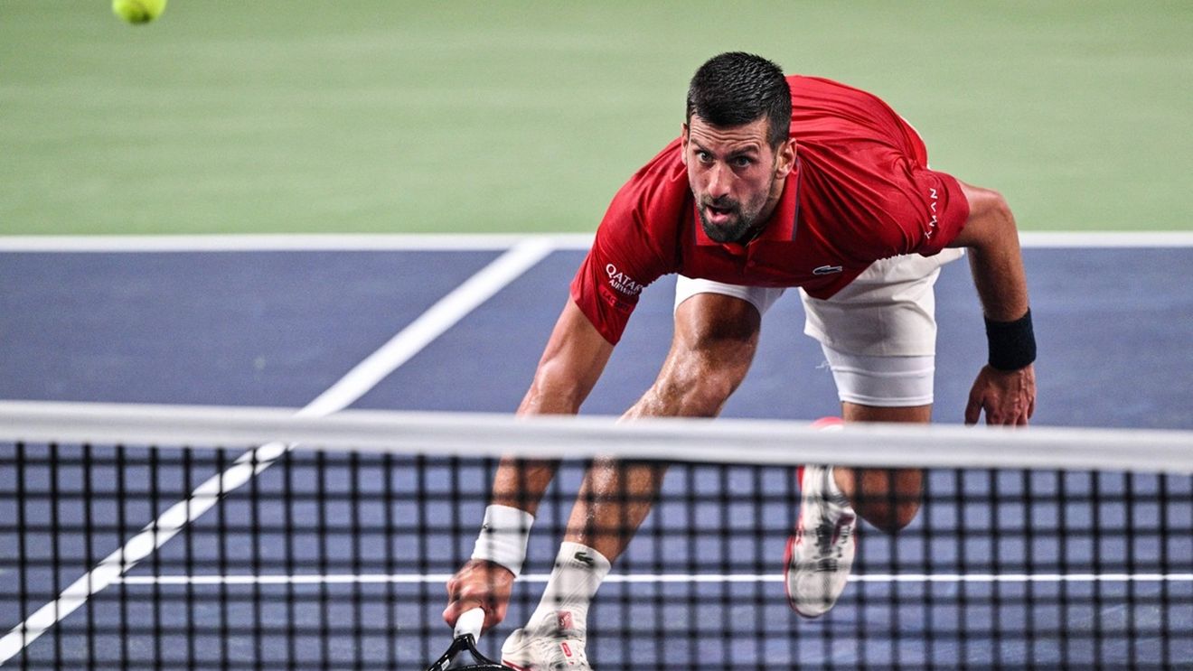 Clipe de groază pentru Djokovic în China. A vomitat și s-a chinuit din cauza căldurii