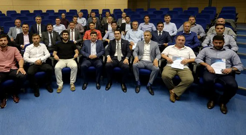Antrenorii cu licență UEFA PRO, motivați cu discursuri ale lui Arsenie Boca și Al Pacino.** Lista celor 29 de absolvenți