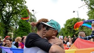 FOTO | Un stelist susține public căsătoriile între persoanele de același sex. Ce poză a publicat în ziua în care SUA a legalizat căsătoria în cuplurile gay