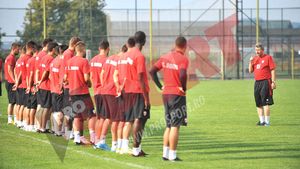 Mulțescu a confirmat ProSport: Savic vine la Dinamo! "Câinii" aduc și un fundaș stânga străin