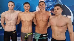 Ștafeta României, în frunte cu David Popovici, calificare en fanfare în finala probei de 4x100 de metri liber de la Mondialele de juniori din Peru
