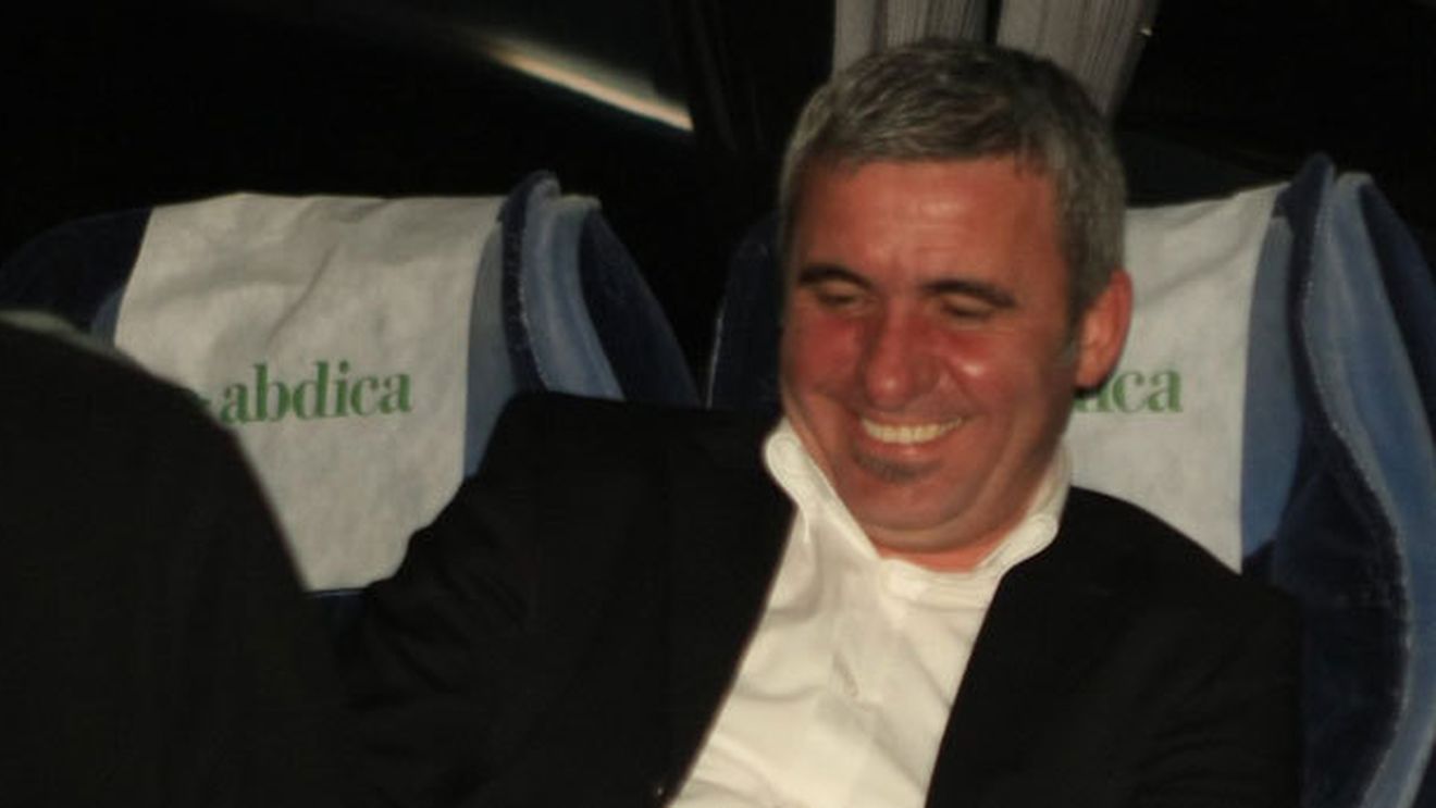 Turcii îi cântă Prohodul lui Hagi: "Are mereu aceleași replici!" FOTO** Până și scaunele cer abdicarea "Regelui" :)