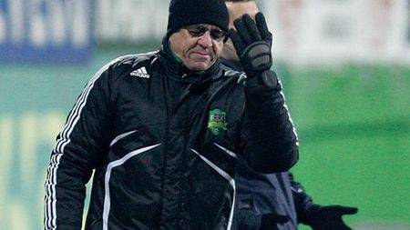 EXCLUSIV Hizo ratează meciul cu Steaua!** Vezi cum a fost pedepsit Rapidul pentru torțele aruncate de fani în teren!