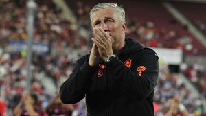 Dan Petrescu, prima reacție după anunțul că nu mai pleacă de la CFR Cluj! Ce se întâmplă cu George Țucudean în condițiile date