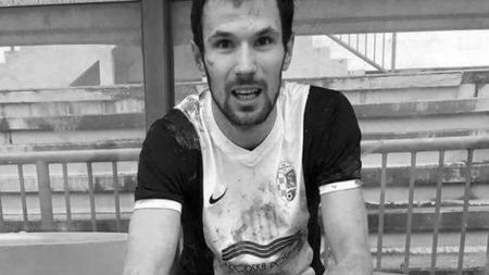 Fotbalul a fost lovit de o nouă tragedie! A murit pe teren după ce a primit o minge în piept. FOTO | Nimeni nu a mai putut face nimic