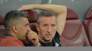 Mihai Stoica se apără după ce a fost acuzat că a provocat conflictul din finalul derby-ului: " Chiar nu am făcut nimic altceva decât să fiu un mini scut uman"