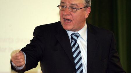 Sandu: "Sunt prea puternic pentru Becali" TU CE CREZI?
