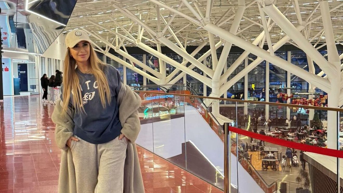 L-a ținut ascuns multă vreme, dar acum Anamaria Prodan recunoaște oficial relația cu Ronald Gavril. Cum îl descrie pe noul bărbat din viața ei și cum îl înțeapă pe Laurențiu Reghecampf