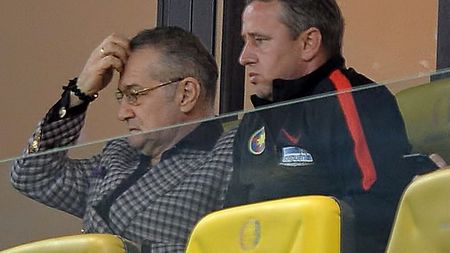 Ilie Dumitrescu, ferm în privința revenirii lui Laurențiu Reghecampf la FCSB:  „Nu mai există nici tratament, nici unguent, nici medicament să îl convingi pe Gigi”