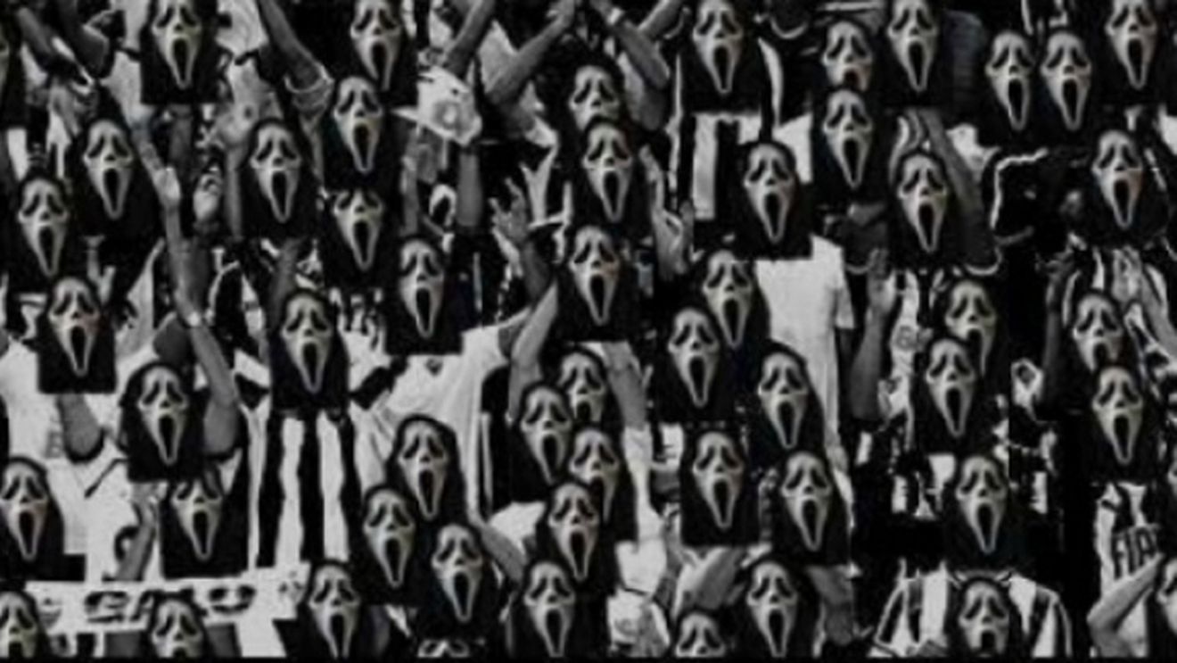 FOTO Coregrafie "de groază" pregătită de galeria clubului lui Ronaldinho! 20.000 de fani bagă frica în adversari