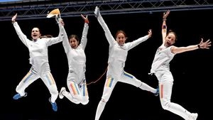 "We Are The Champions". Echipa feminină de spadă este campioană europeană la Montreux.  Brânză, Gherman, Pop și Dinu au învins în finală Estonia, 45-35. Aur lângă statuia lui Freddie Mercury