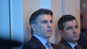 EXCLUSIV | Burleanu, "Cănuță om-sucit". În urmă cu 4 ani, șeful FRF îi trimitea lui Cristi Iancu scrisoare de mulțumire, azi a dat drumul la acuzații. Replica lui Iancu 