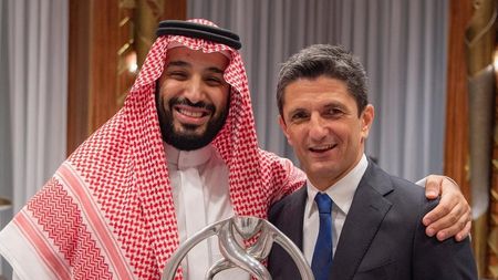 Serie de vis pentru Răzvan Lucescu! Românul, ales antrenorul lunii februarie în Arabia Saudită! Ce premiu i-au dat șeicii pentru cele cinci victorii la rând | FOTO
