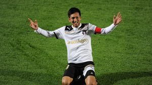 A ajuns la Giurgiu pe bicicletă, iar oamenii îl strigau "Bruce Lee"... el se făcea că nu îi aude. Primul impact cu țara noastră pentru străinul care a făcut istorie în Liga 1 