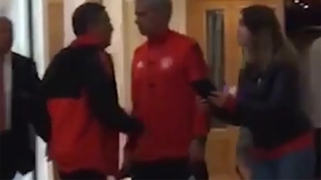 FOTO | Gest foarte urât făcut de Jose Mourinho față de o tânără din Rusia care a venit să-i ceară un autograf