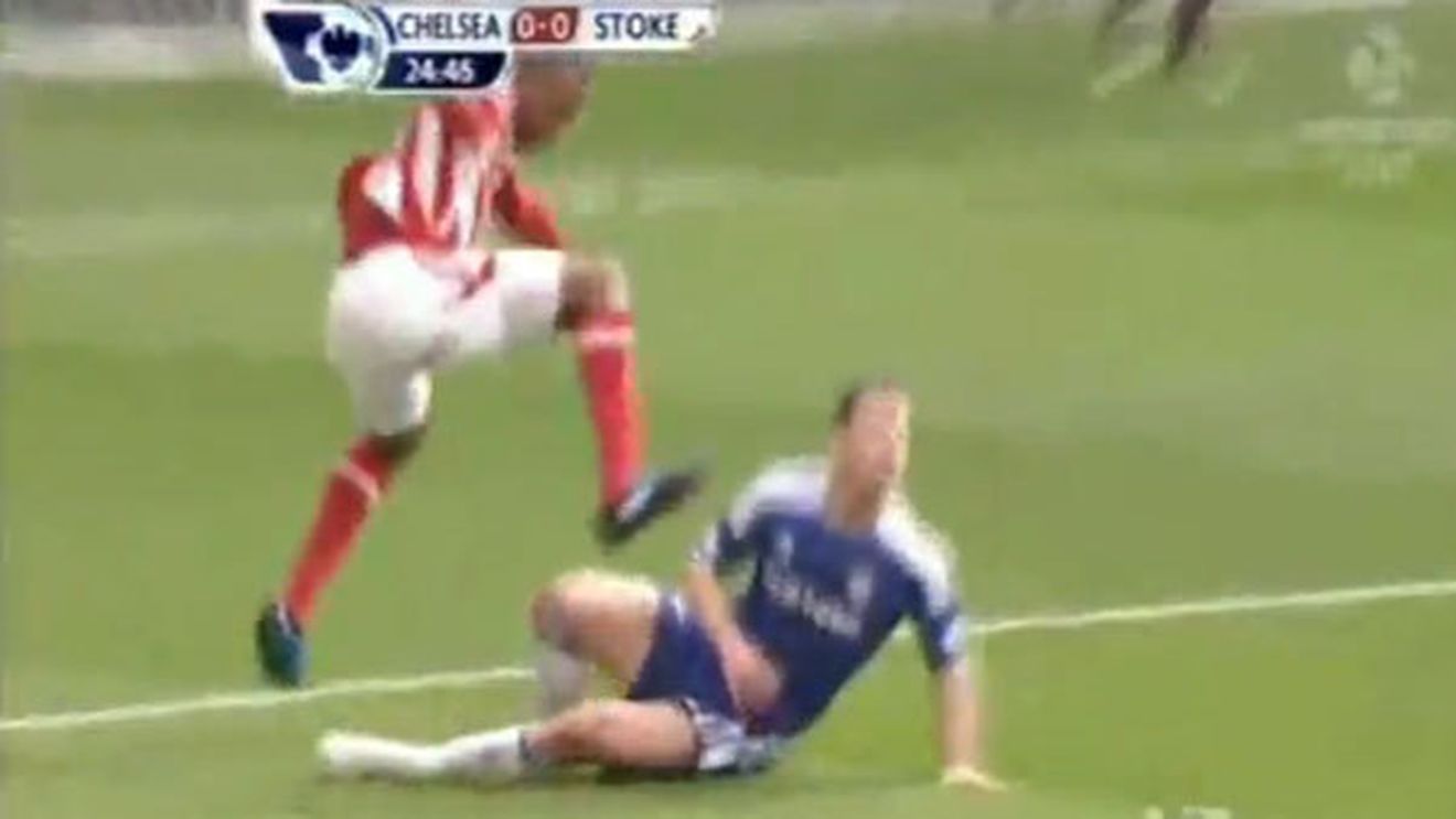 VIDEO Toți fanii lui Chelsea și-au încrucișat picioarele!** Ivanovic sigur nu-și va mai lovi vreodată adversarii după faza asta