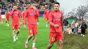 Dintr-un salariu ajuns de zece ori mai mic, fostul campion cu FCSB trecut prin ani de suferință a făcut un gest superb despre care nimeni n-a știut până azi! EXCLUSIV