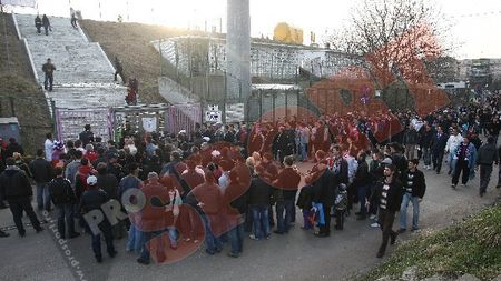 FOTO** Nebunie la porțile lui "Dan Păltinișanu!" Fanii s-au "călcat în picioare" pentru a vedea meciul cu Știința