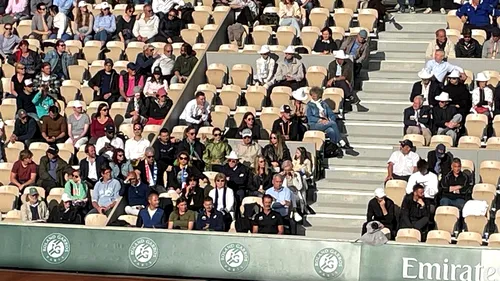 Emoții la maximum la meciul Simonei Halep! Cum au trăit părinții româncei și celelalte vedete victoria cu emoții din primul tur de la Roland Garros | FOTO