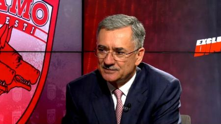 Eugen Voicu, reacție vehementă după ce s-a pozat cu trofeele lui CFR Cluj! "Manipulare grosolană a celor care voiau falimentul lui Dinamo". EXCLUSIV