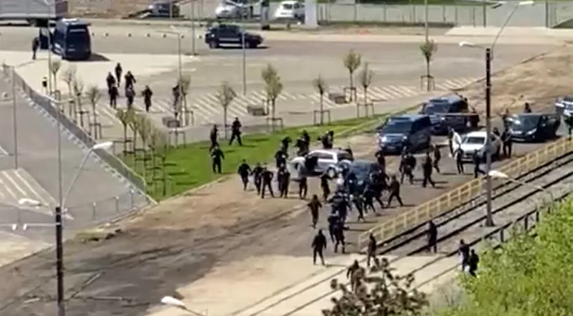 VIDEO | Incidente între suporteri steliști și dinamoviști la stadionul din Ghencea. Jandarmeria a intervenit și a comunicat ce măsuri a luat