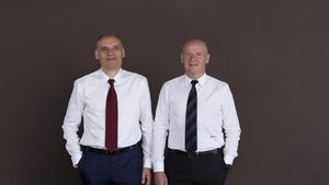 Frații Pavăl au dat o lovitură răsunătoare, dar nu în fotbal! Au cumpărat un colos din Grecia cu 130 de milioane de euro