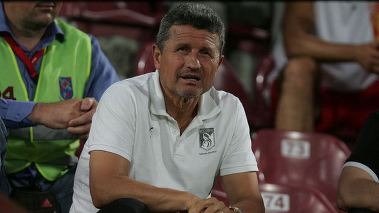 Liga I a mai făcut o "victimă" printre antrenori: Mulțescu a demisionat de la Sportul!