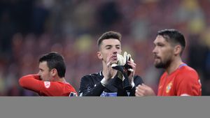 EXCLUSIV | Lecție pentru cei lipsiți de tact și răbdare. Moment captivant din vestiarul Craiovei: Lung avea bagajele făcute, Duckadam devenise ținta oltenilor. Până și-a băgat politicul coada. "Dacă Vlad rezistă..." 