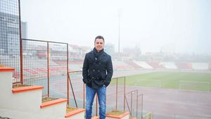 "Piticu'" și-a dat seama că nu poate sta departe de teren!** Forentin Petre, secund la Dinamo II